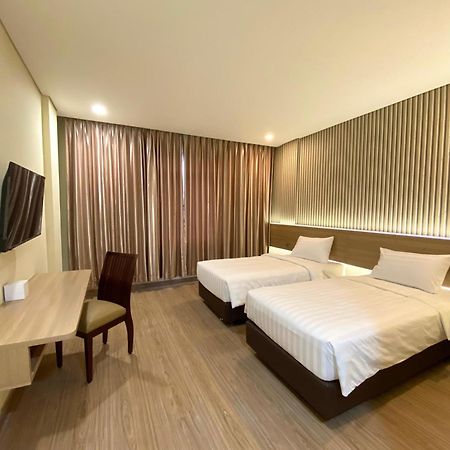 בנדונג Grand Pasundan Convention Hotel מראה חיצוני תמונה