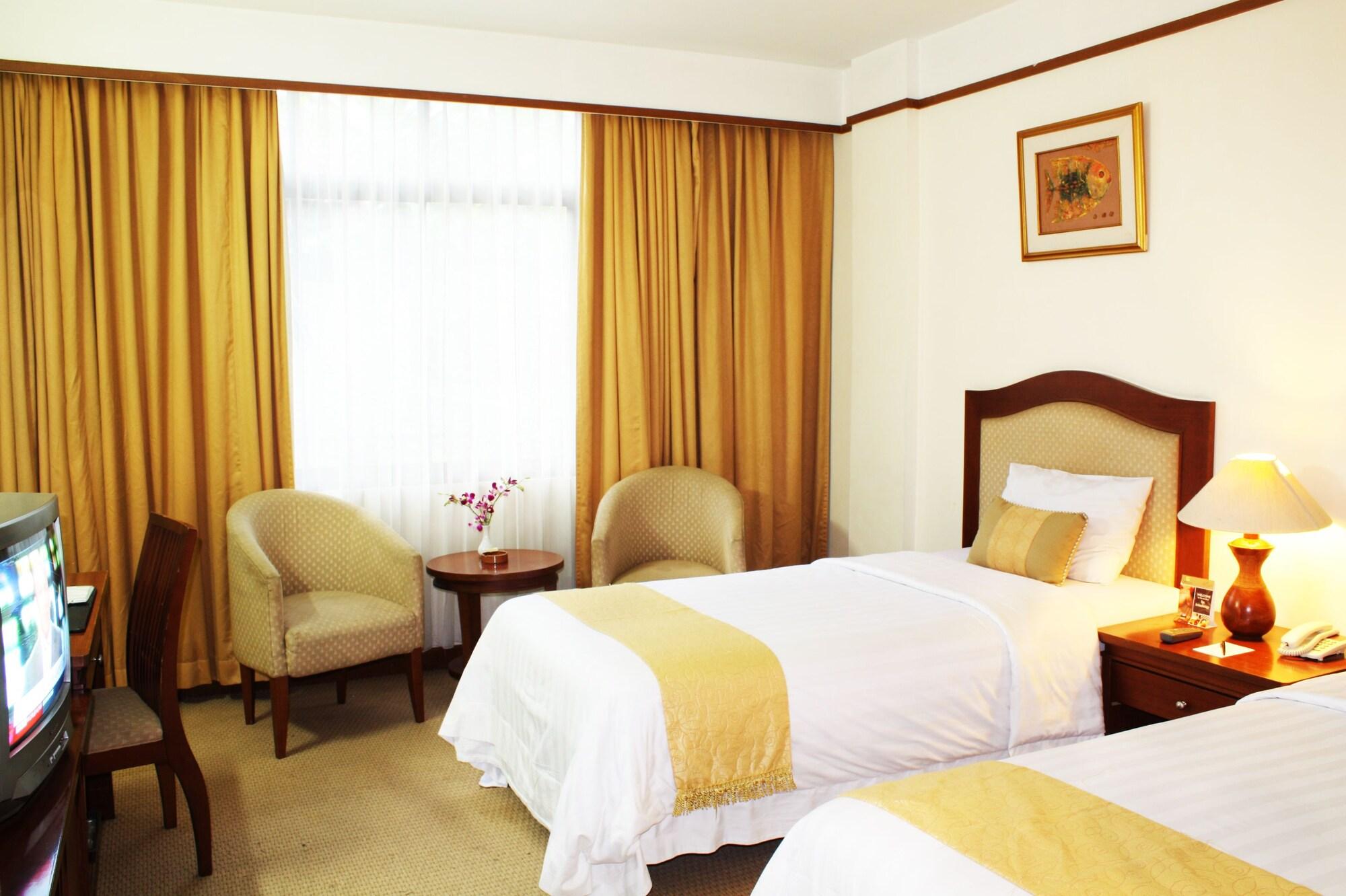 בנדונג Grand Pasundan Convention Hotel מראה חיצוני תמונה