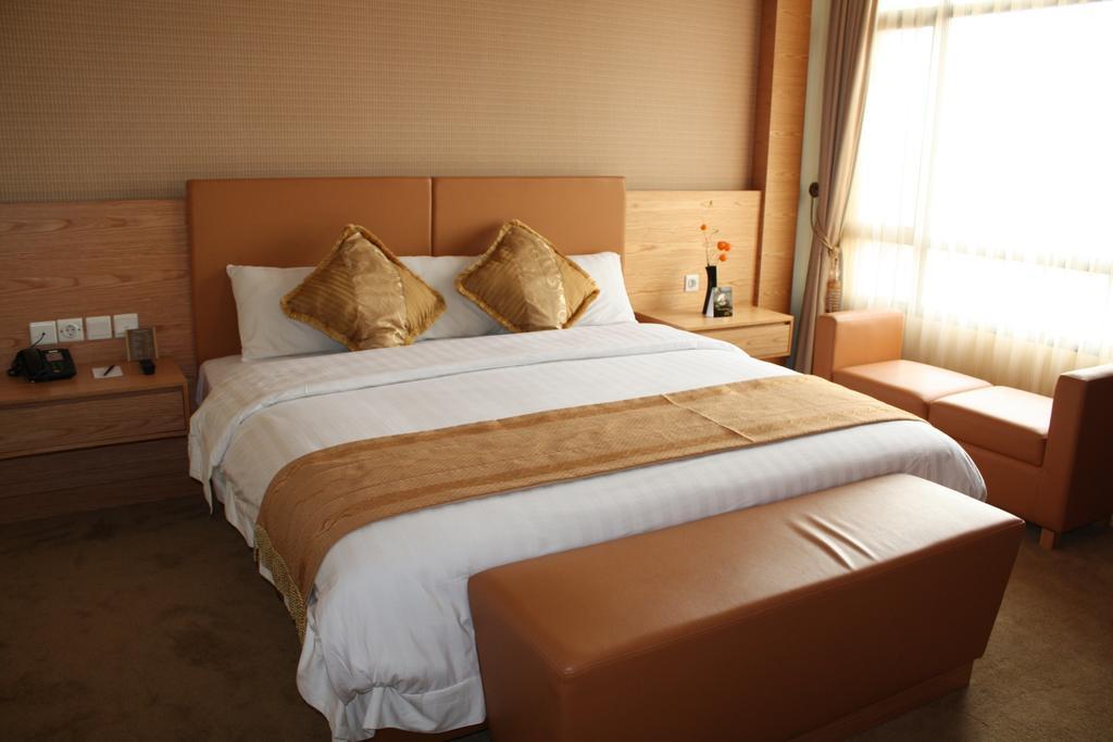 בנדונג Grand Pasundan Convention Hotel מראה חיצוני תמונה