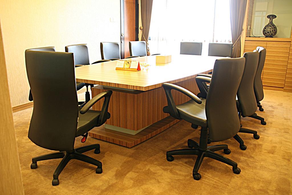 בנדונג Grand Pasundan Convention Hotel מראה חיצוני תמונה