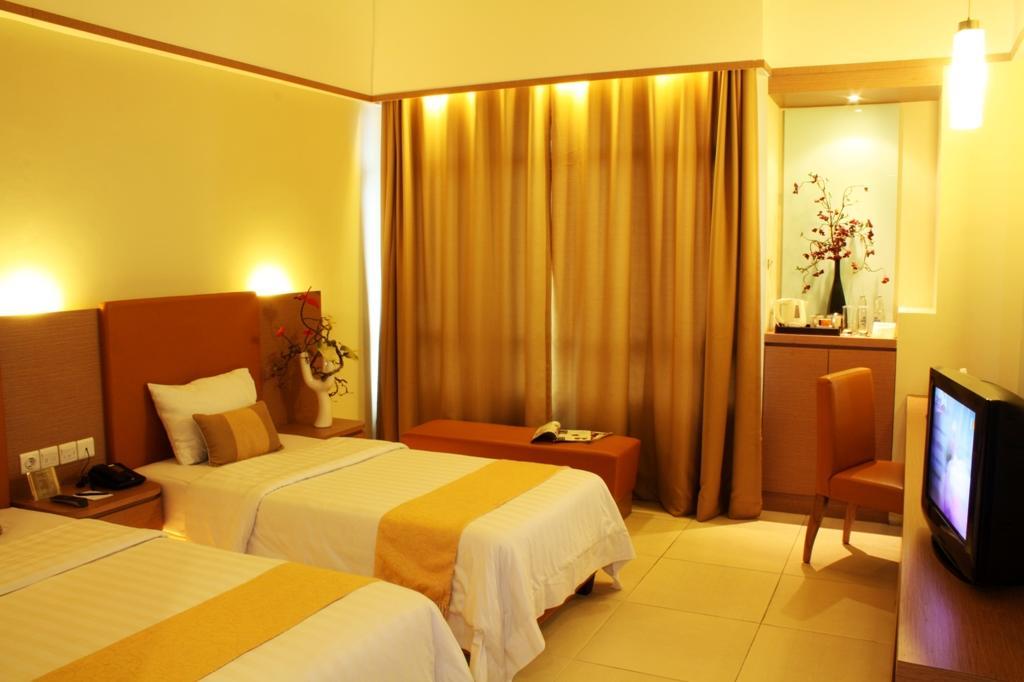 בנדונג Grand Pasundan Convention Hotel מראה חיצוני תמונה