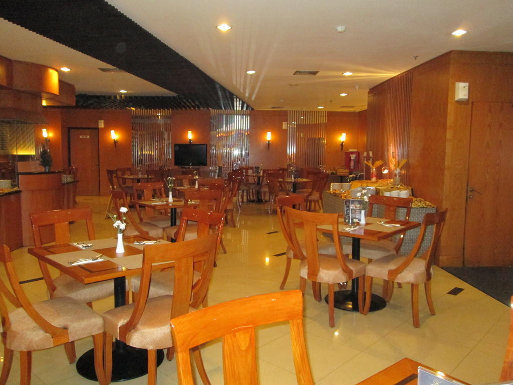 בנדונג Grand Pasundan Convention Hotel מראה חיצוני תמונה