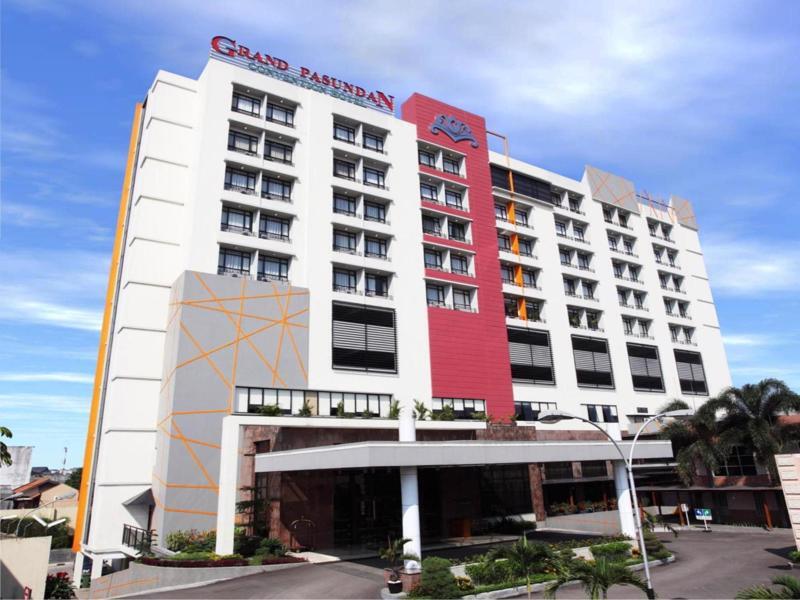 בנדונג Grand Pasundan Convention Hotel מראה חיצוני תמונה