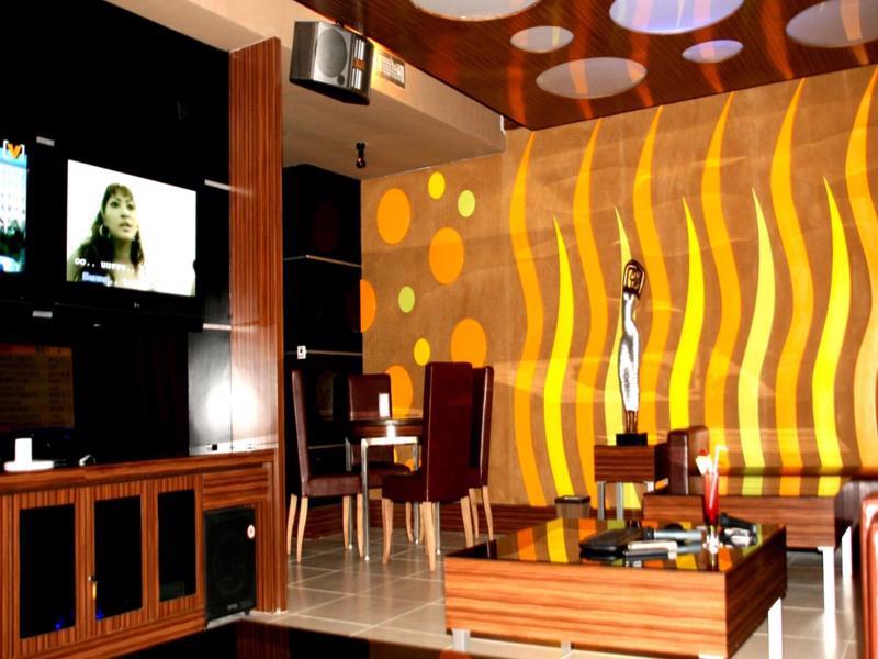 בנדונג Grand Pasundan Convention Hotel מראה חיצוני תמונה